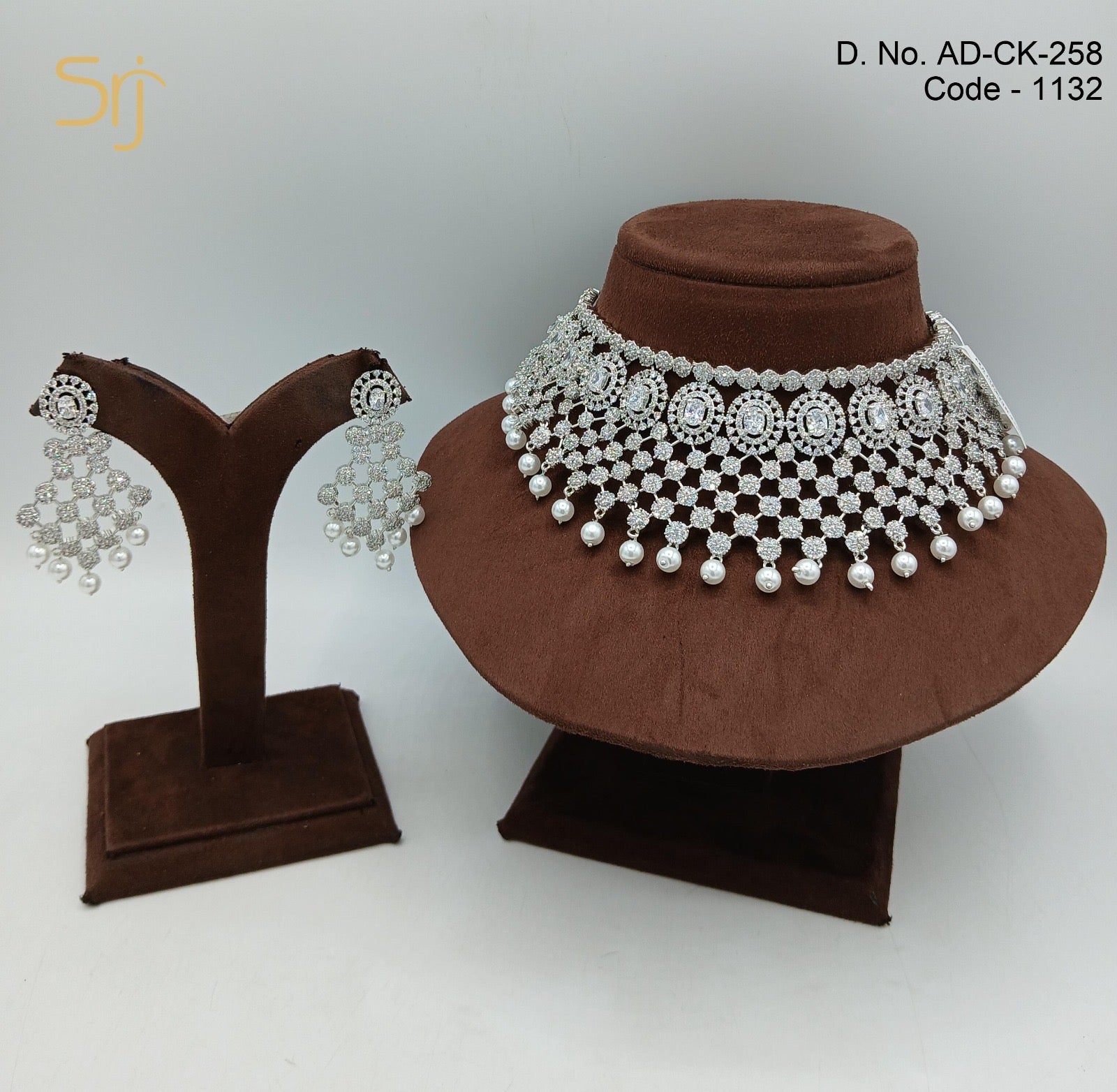 Luxury Diamond-Cut Choker Necklace & Earrings Set – Bridal Jewelry with Pearls